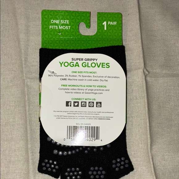 Nike Under Armor Gaiam Body Glove Athletic Set - Picture 7 of 11